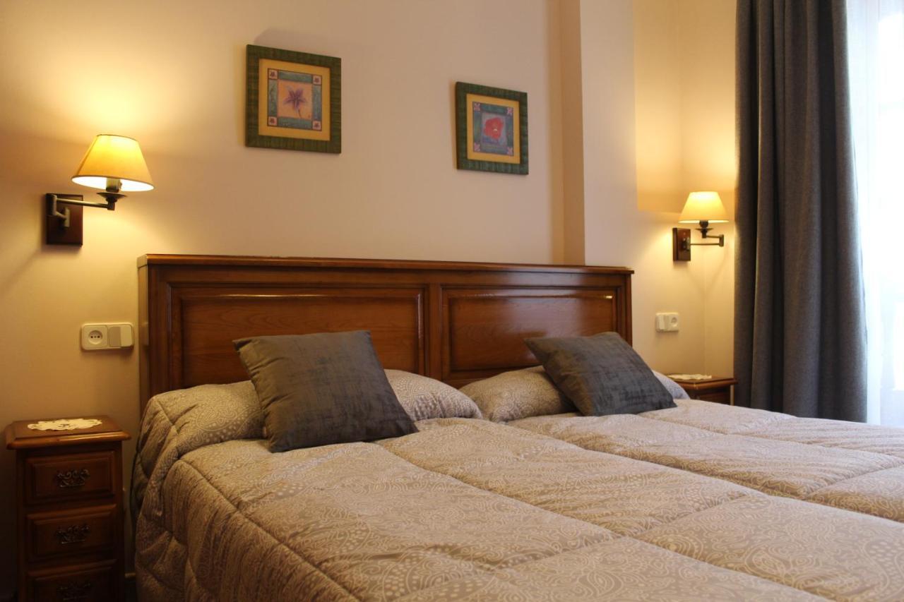 Apartamentos La Lula Cudillero Luaran gambar